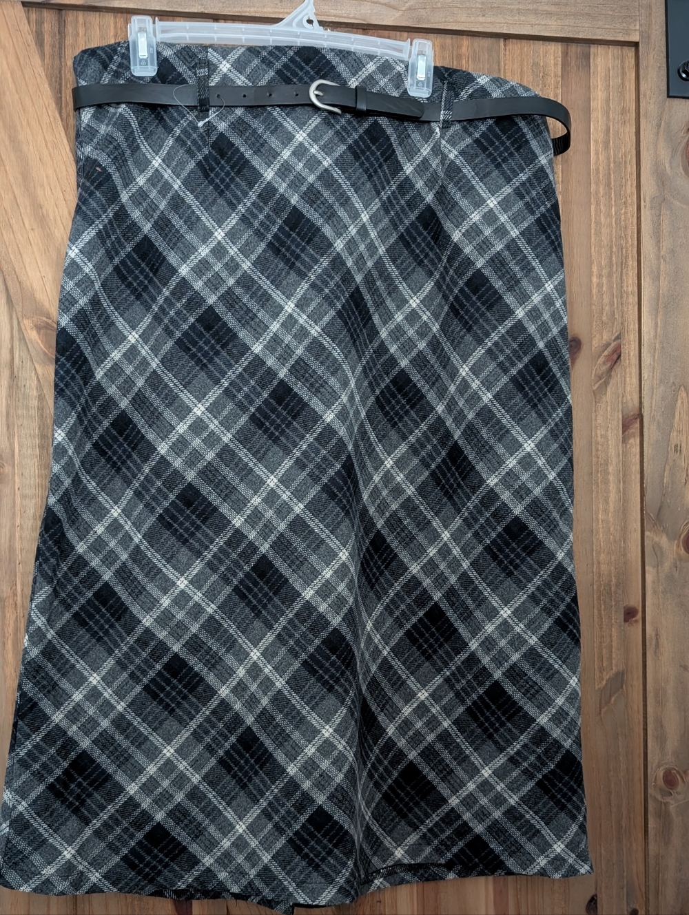 Suzy Shier Black and Gray Plaid Midi Skirt with Belt